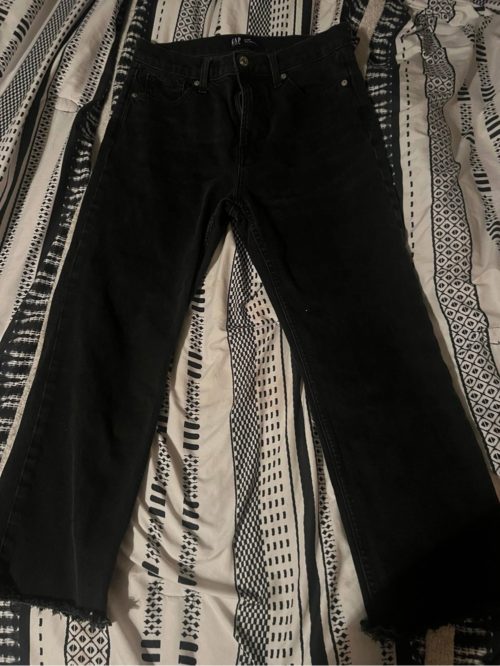 Gap jeans. 90’s straight. Size 8/29. Fit smaller. 24” inseam.